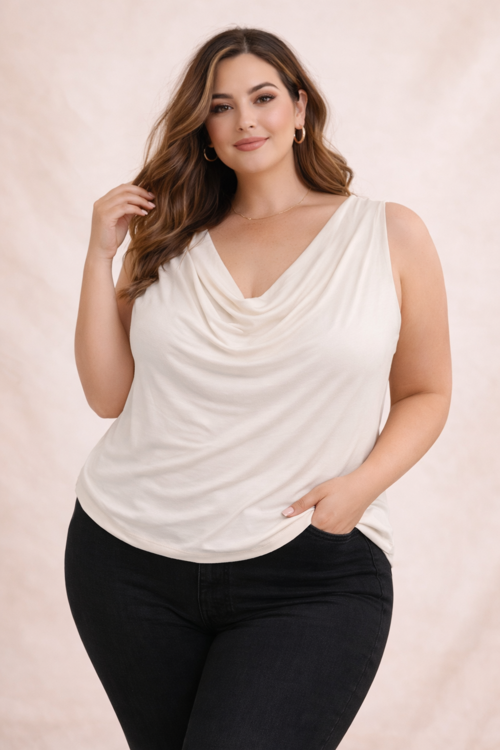 Blusa Plus Size Blanca con Escote Drapeado